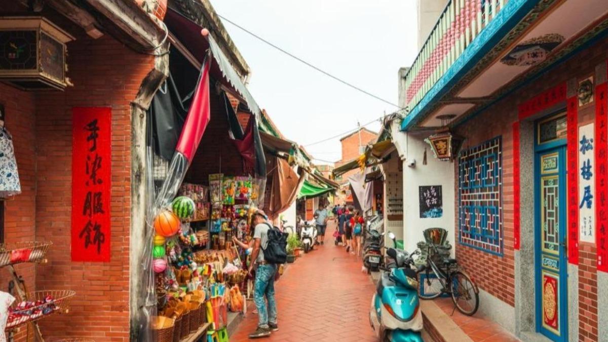 Chuanghua’s scenic spot Lukang Old Street (Courtesy of Tourism Administration)