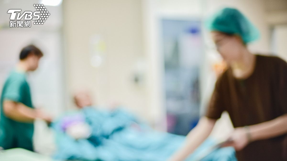 CDC warns of post-holiday flu surge (Shutterstock)