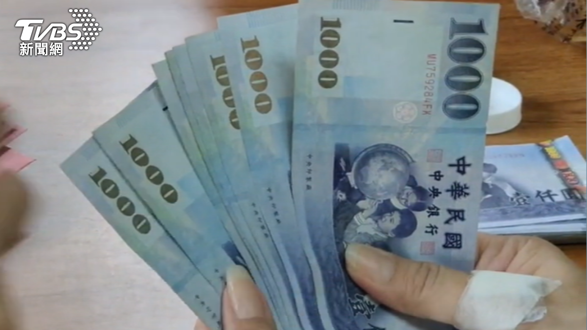 KMT proposes cash from tax surplus (TVBS News)