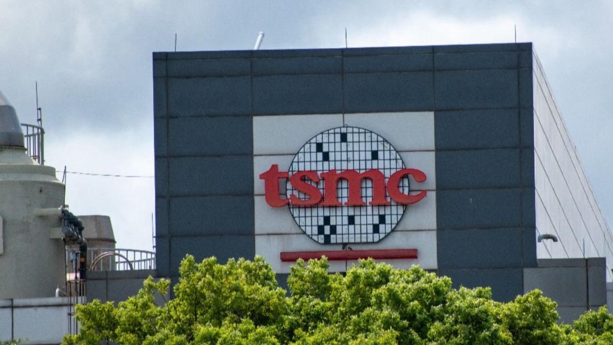 People are worried whether TSMC can keep its roots in Taiwan (Shutterstock)