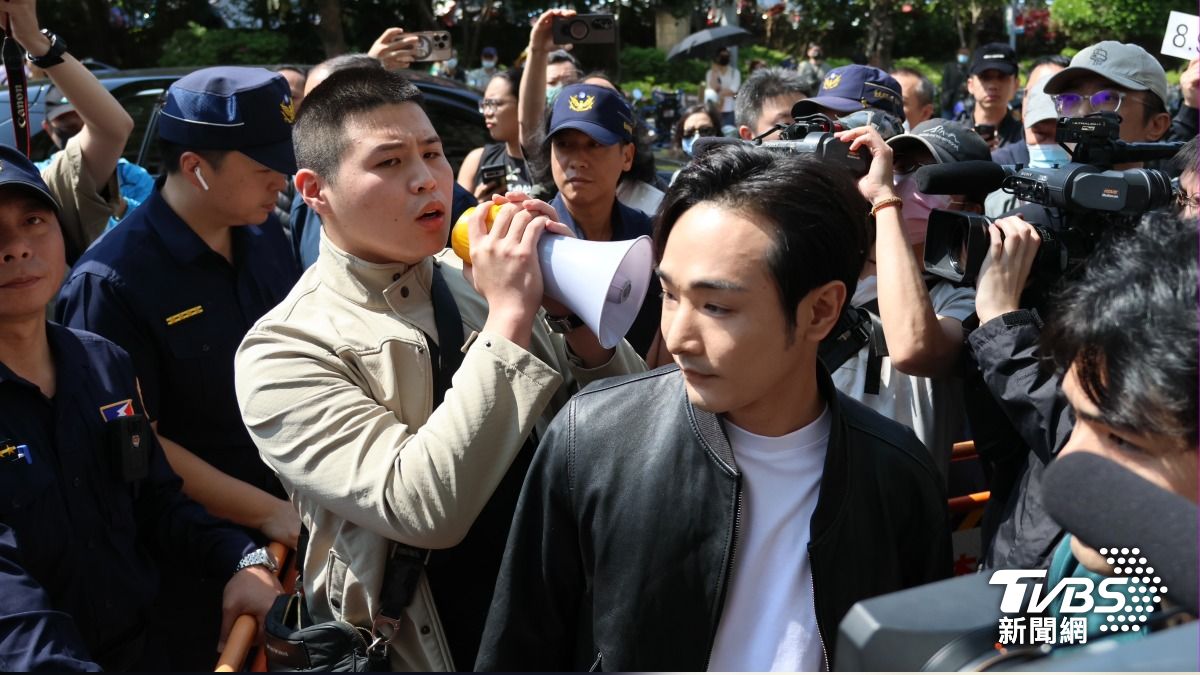 Chinese police issue warrants for Taiwan independence advocates (TVBS News)