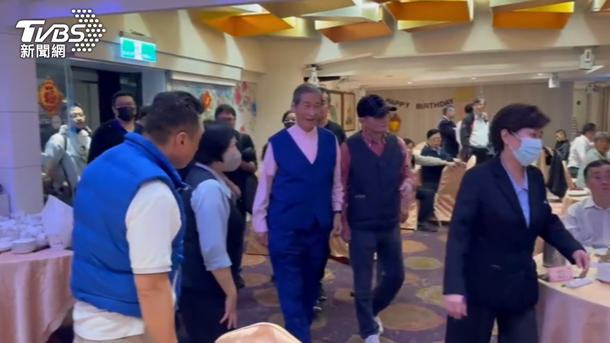 Minister slams gang’s plan for vote in government venue (TVBS News)