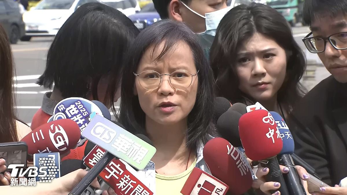 Teacher’s China remarks spark outrage (TVBS News)