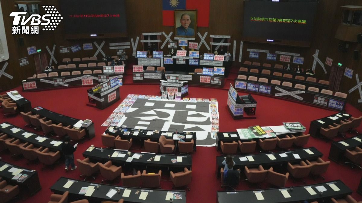 KMT legislator warns against campus recall activities (TVBS News)