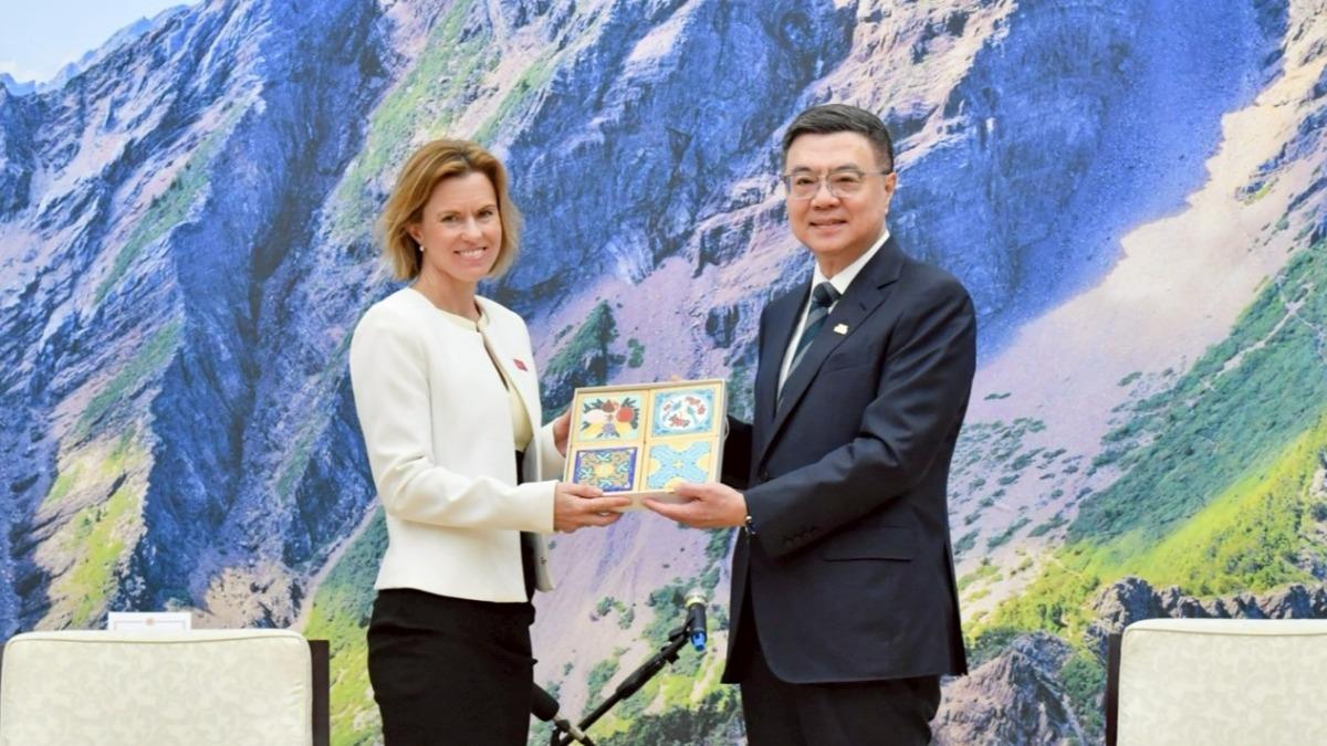 Taiwan seeks U.K. support for CPTPP membership bid (Courtesy of Executive Yuan)
