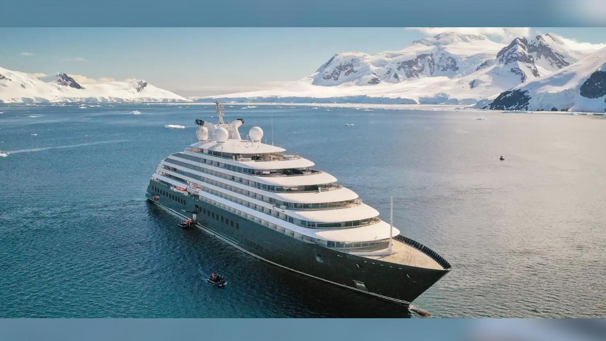 Scenic Eclipse II docks at Hualien Port (Courtesy of Tthe White Project Travel Limited.)