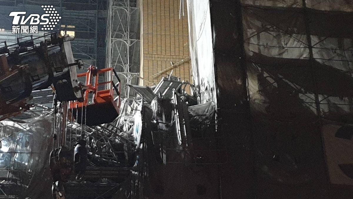 Indonesian worker found dead after scaffolding collapse (TVBS News)