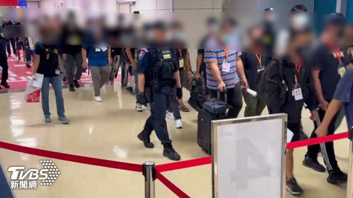 Taiwan rescues 55 from scam compound (TVBS News)