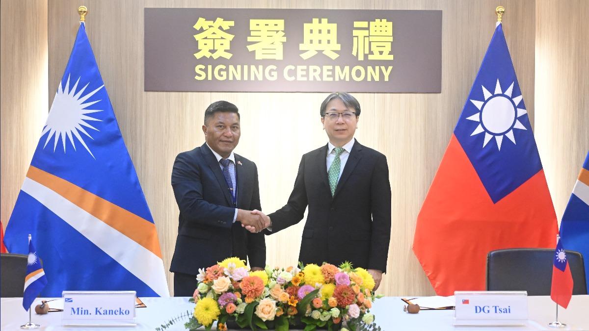 Taiwan, Marshall Islands ink security deal (Courtesy of NSB)