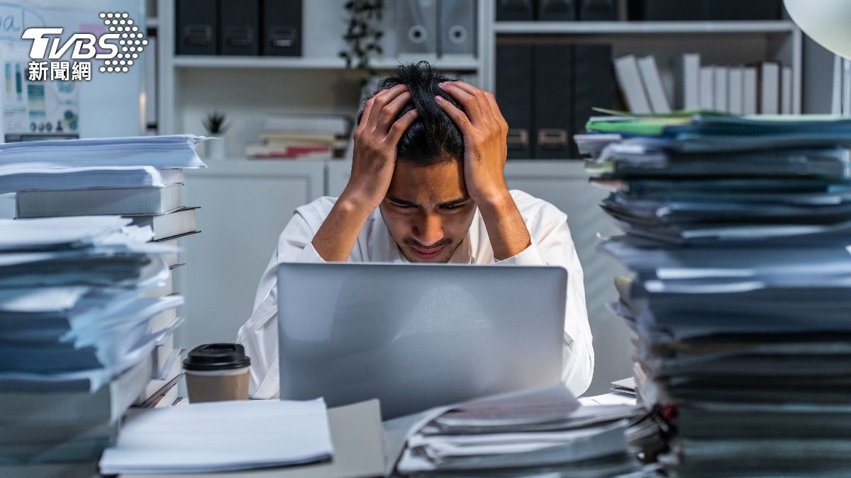 Advocates seek mental health support for Taiwan officials (Shutterstock)