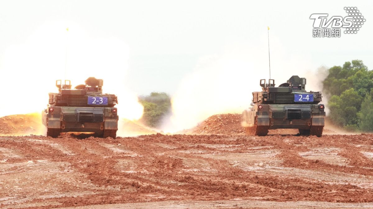 Taiwan unveils M1A2T tanks’ firepower (TVBS News)