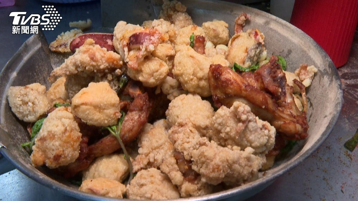 Taipei’s late-night snacks shine bright (TVBS News)