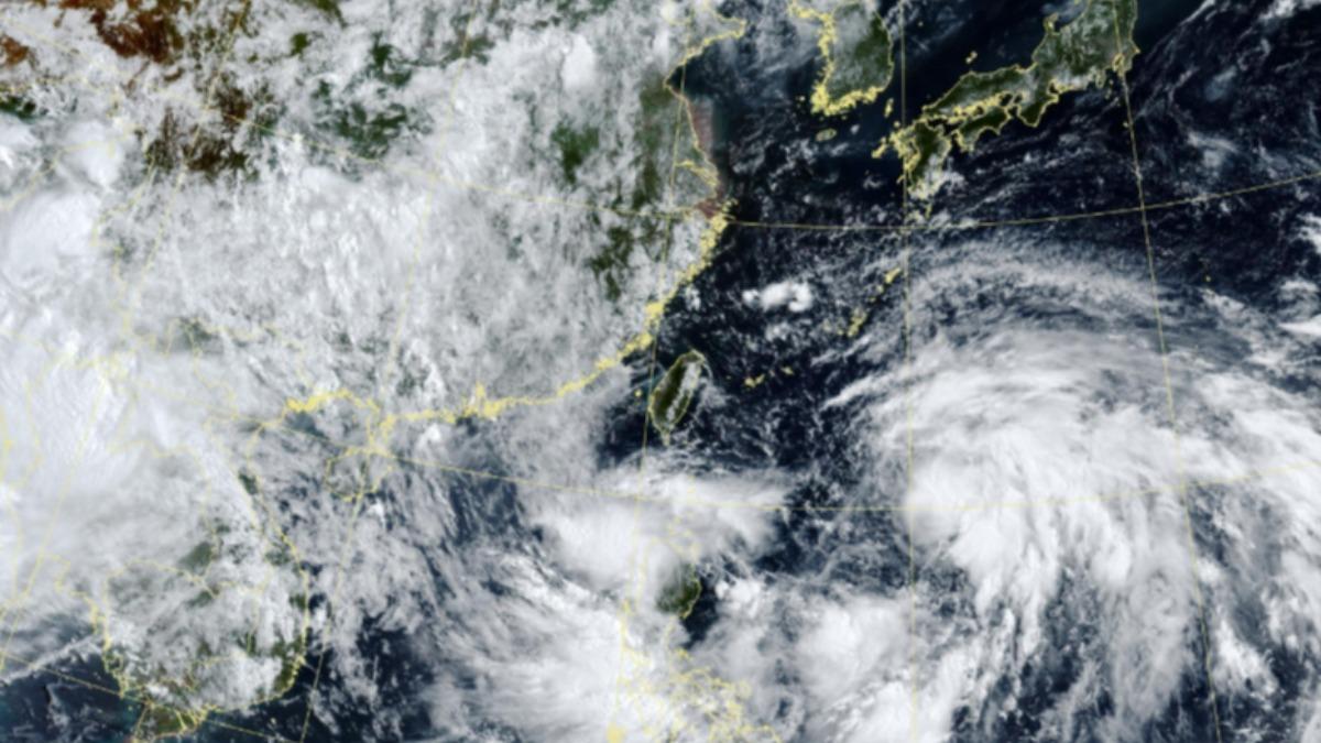 Typhoon Francisco forms near Philippines (Courtesy of Central Weather Administration)