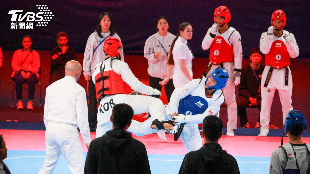 Taiwan taekwondo team captures silver against South Korea (TVBS News)