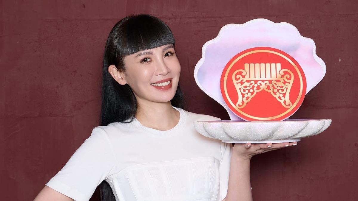 Golden Melody winner addresses public relationship rumors (Courtesy of Waa Wei