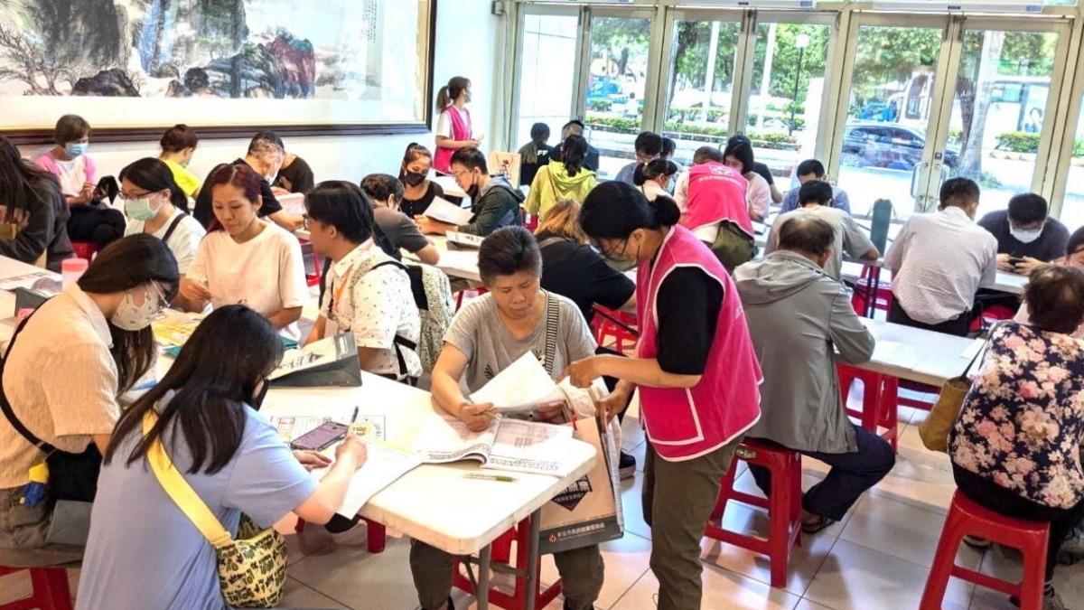 Taiwan job fair highlights service industry demand (Courtesy of New Taipei’s Labor Affairs Departmen