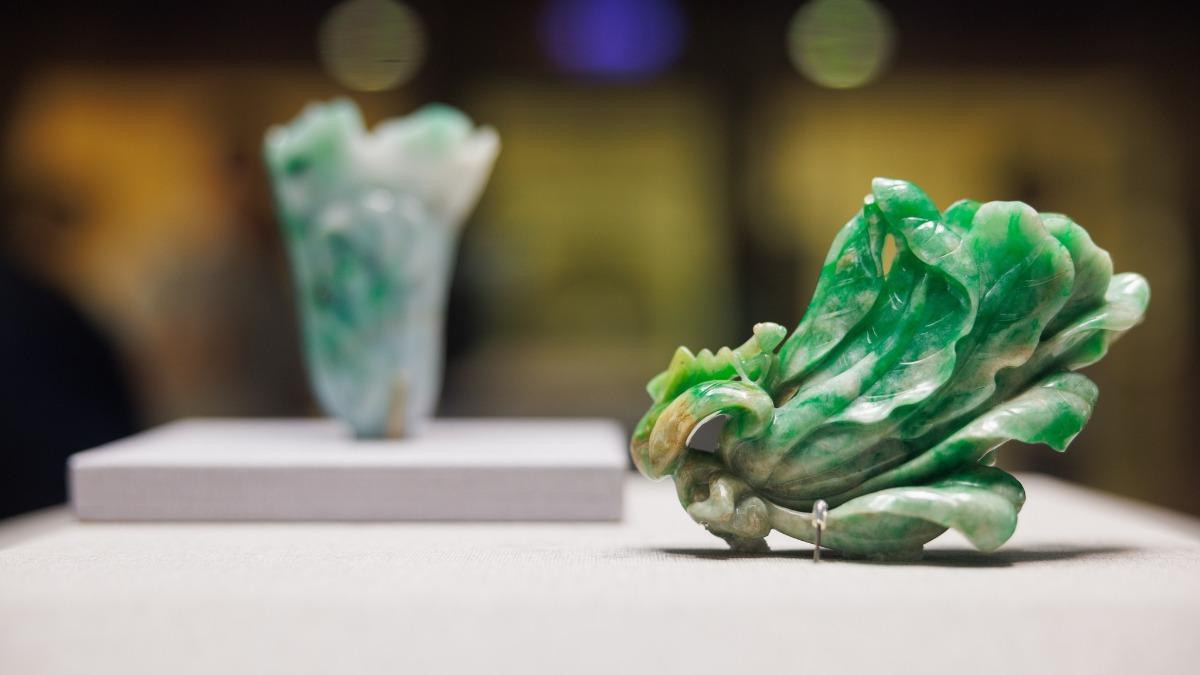 Jade cabbages on display in Taipei (Courtesy of 故宮講故事’s Facebook)
