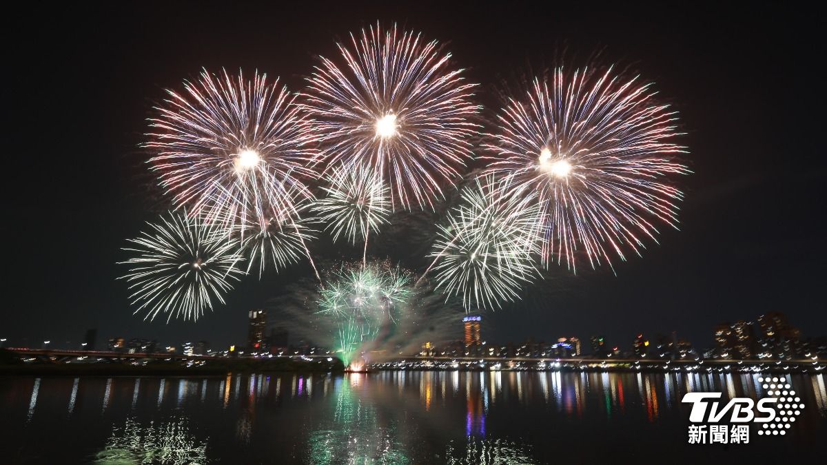 Taipei cancels summer festival due to Typhoon Podul (TVBS News)