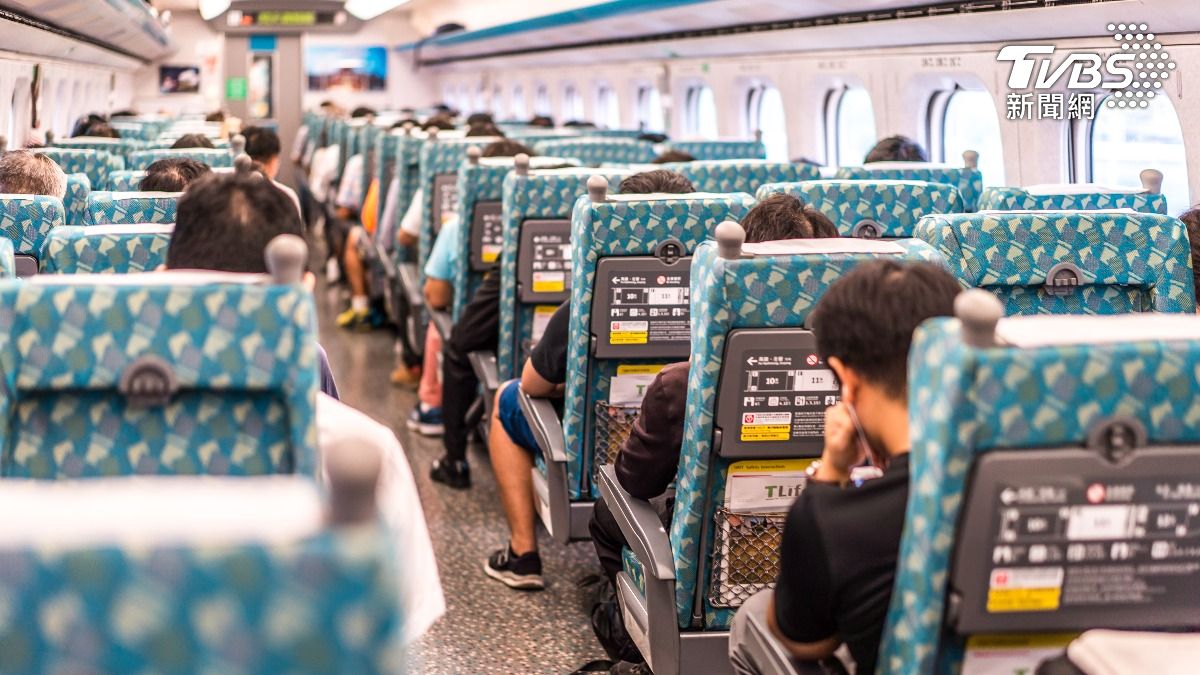 Taiwan high speed rail strengthens power bank safety rules (Shutterstcok)