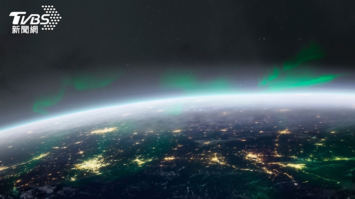 Health risks rise with solar activity (Shutterstock)