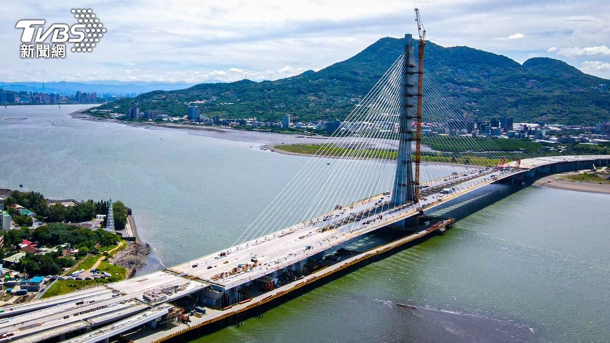 World’s longest single-tower cable bridge opens in Taiwan
