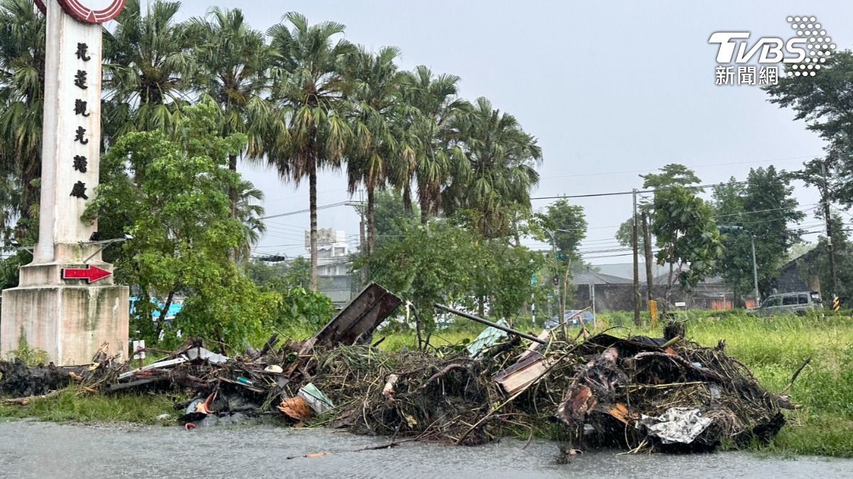 Matai’an flood devastates villages (TVBS News)