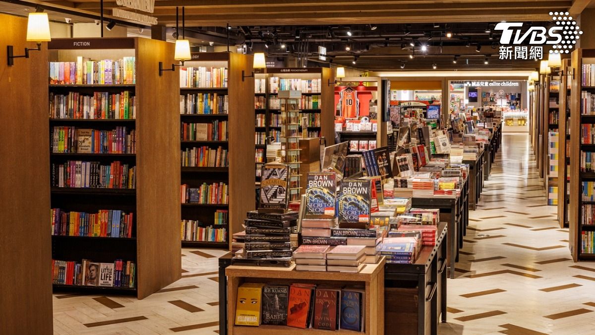 Eslite launches new membership program with store reopening (TVBS News)