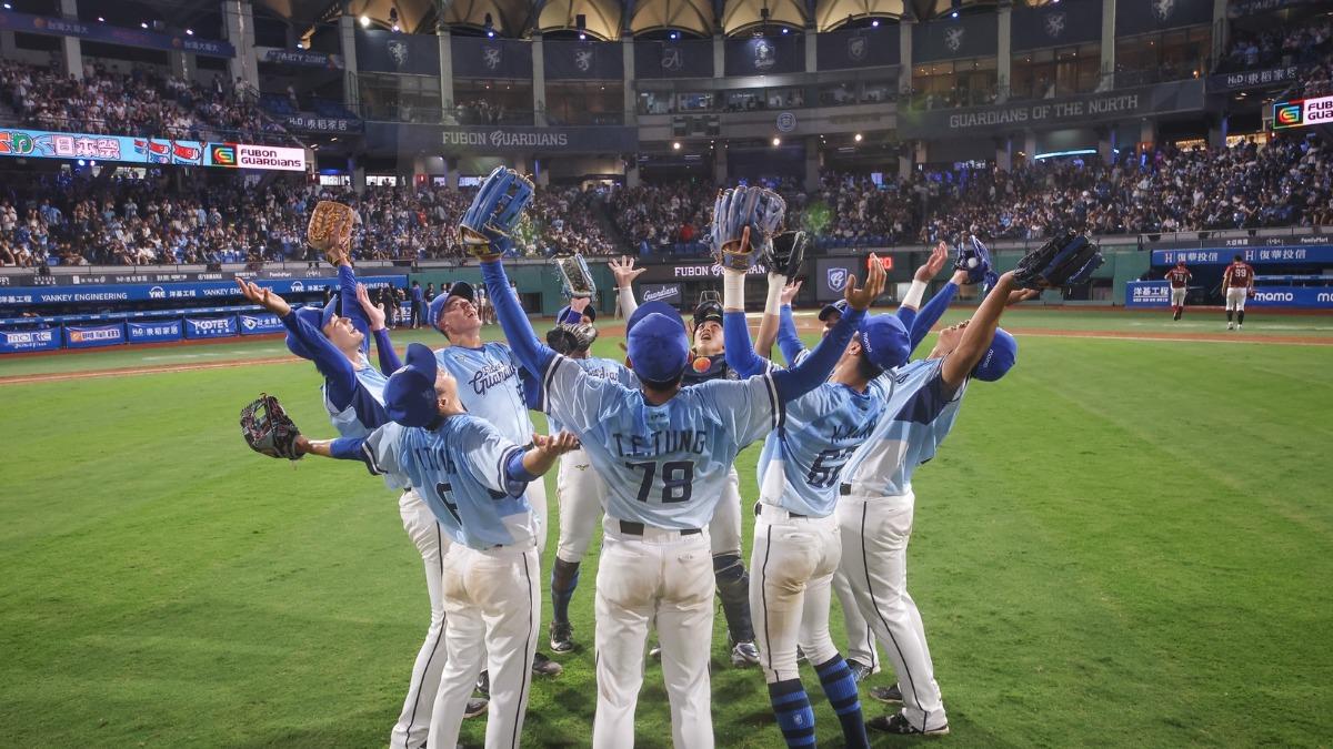 Fubon adds veteran outfielder Lin Shu Yi to roster (Screenshot of Fubon Guardians