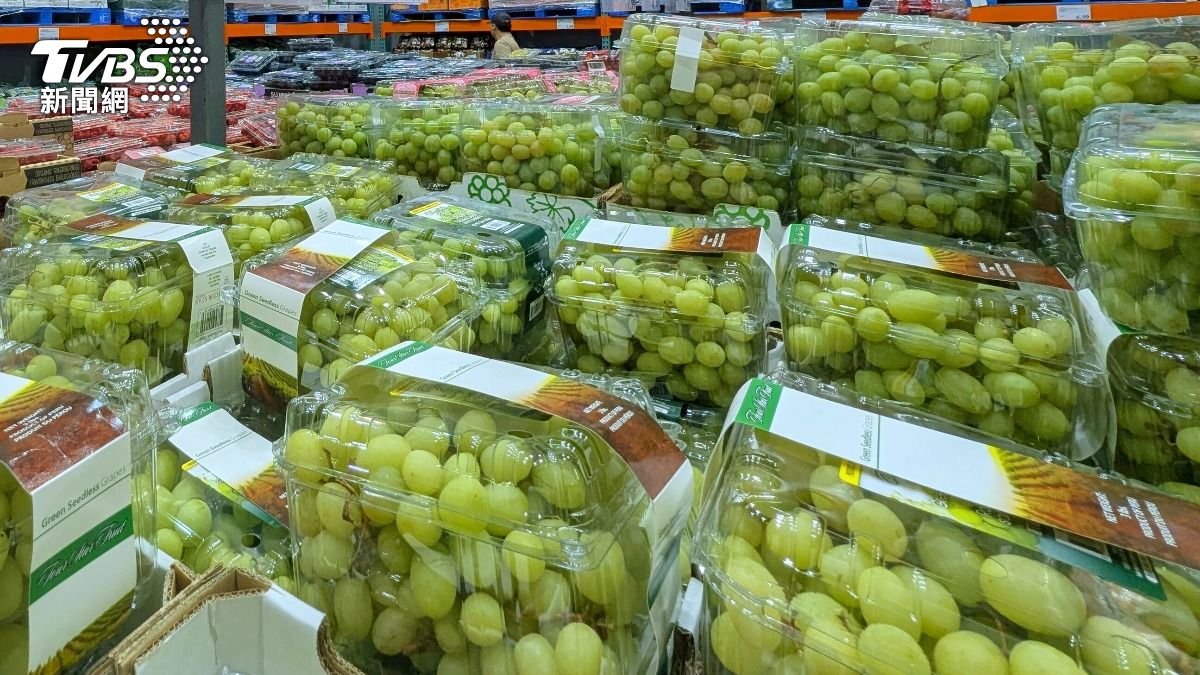 Spanish grape custom sparks New Year’s Eve rush in Taiwan