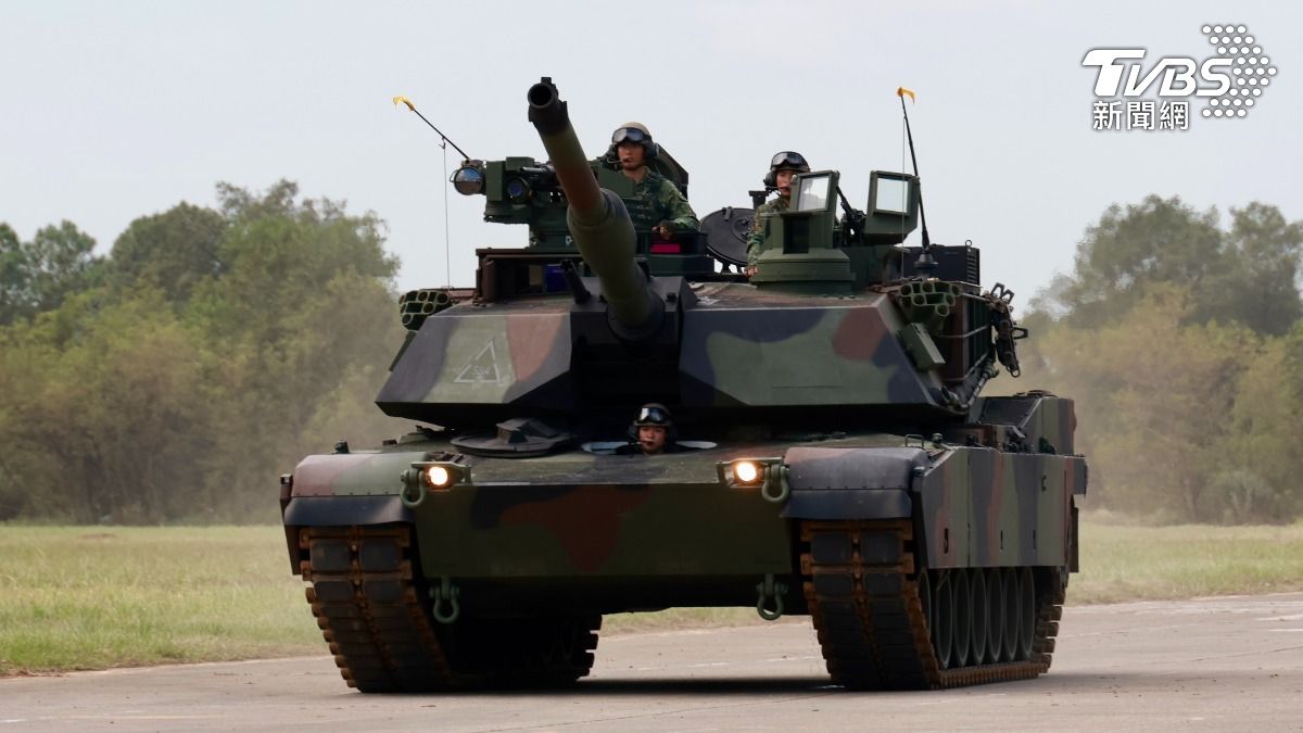 Taiwan’s M1A2T tanks debut in drill (TVBS News)