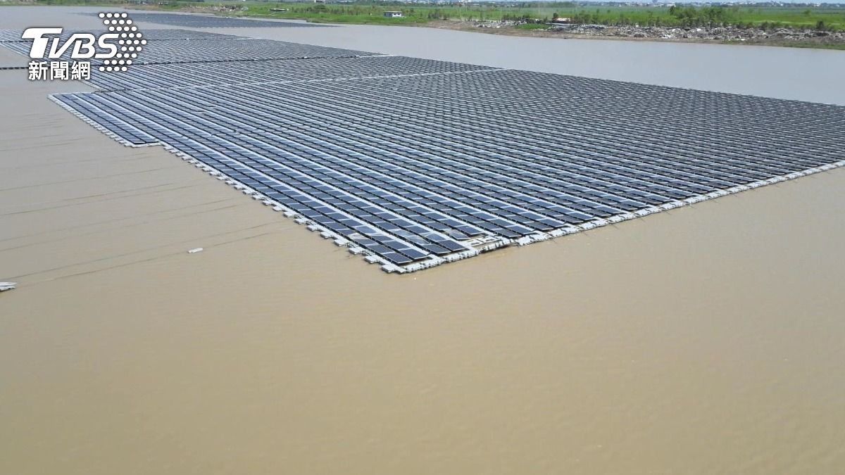 Taiwan lawmakers debate solar impact on lake ecosystems (TVBS News)