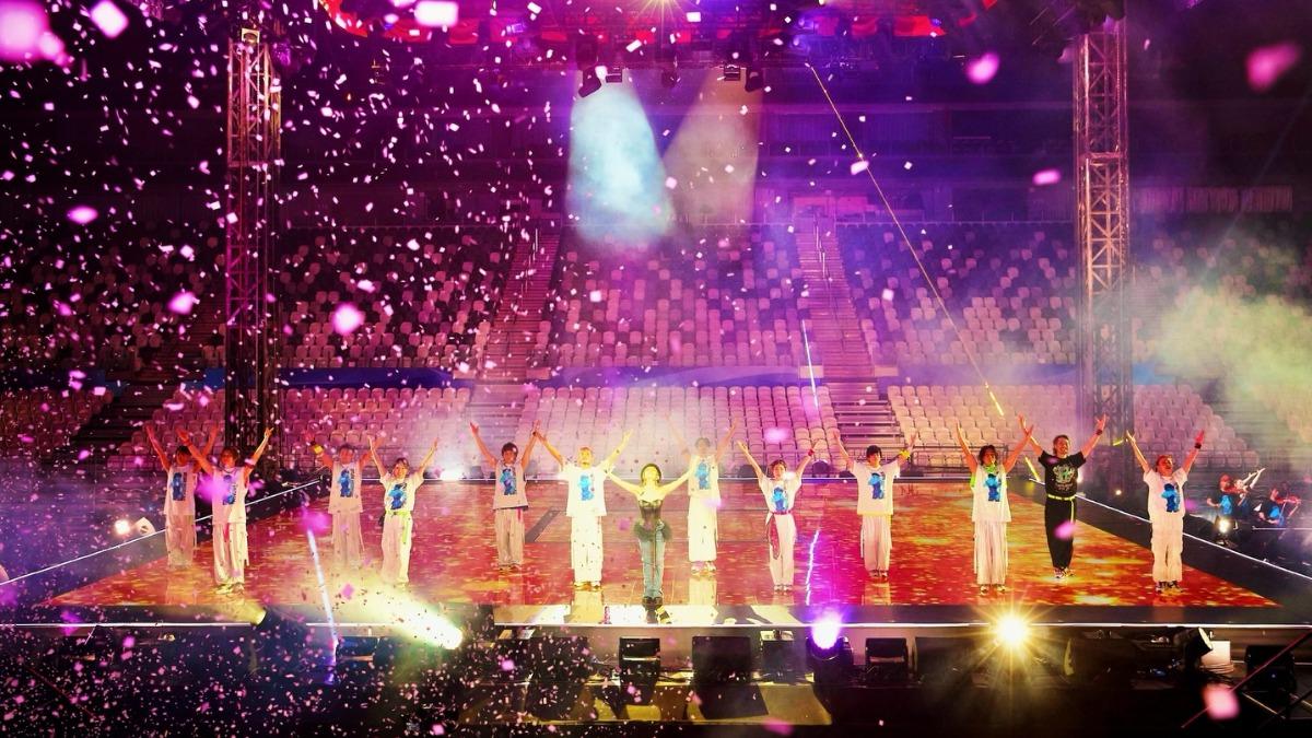 Hamasaki performs to empty Shanghai seats (Courtesy of Ayumi Hamasaki’s Facebook account)
