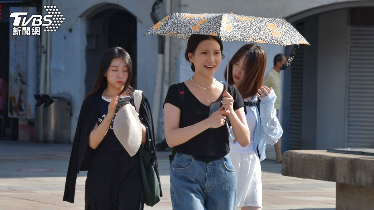 Taiwan heatwave hits 36 degrees (TVBS News)