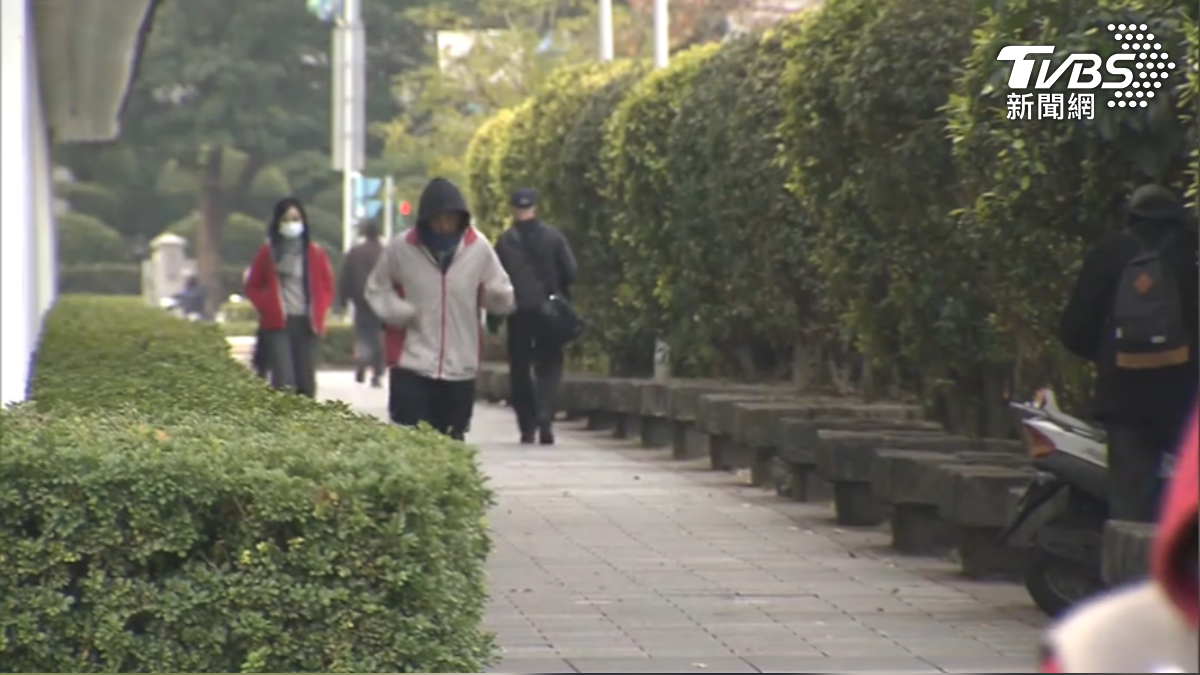 Persistent cold, showers hit Taiwan (TVBS News)