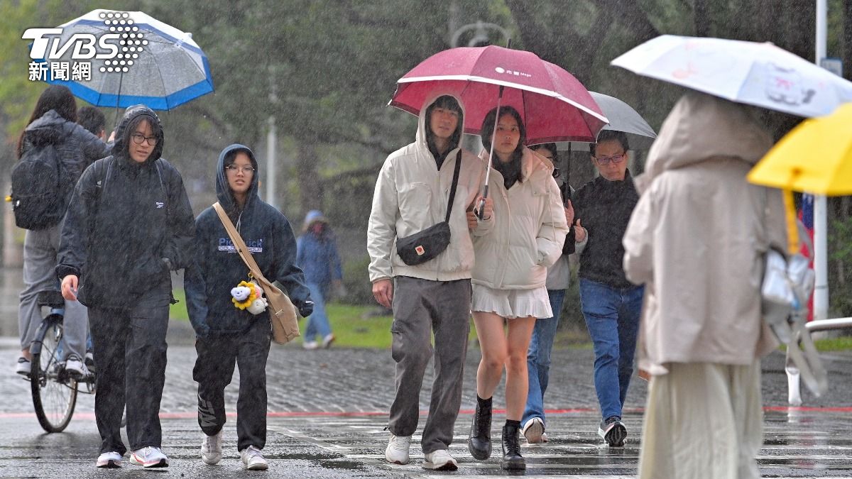 Heavy rain alert for northern Taiwan (TVBS News)
