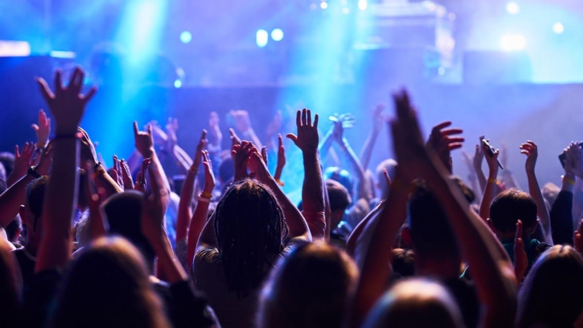 Taipei forms task force to tackle ticket scalping (Shutterstock)