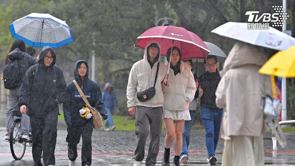 Taiwan’s big chill: 10 counties under cold weather alerts (TVBS News)