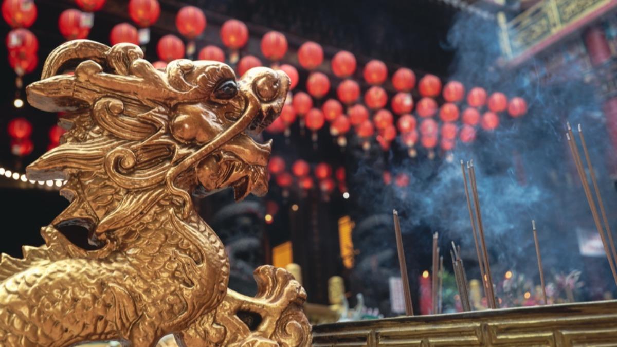 Astrologers advise five zodiac signs to prepare for 2026 (Shutterstock)