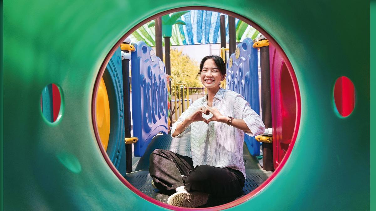 Taiwan nursing student overcomes cerebral palsy wins award (Courtesy of Business Today)