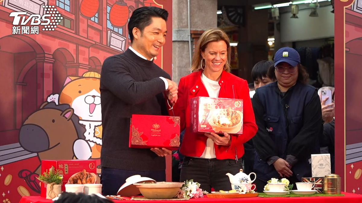 British envoy joins Taipei mayor at Lunar New Year event (TVBS News)