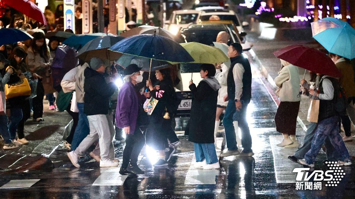Heavy rain advisory issued for Taiwan (TVBS News)
