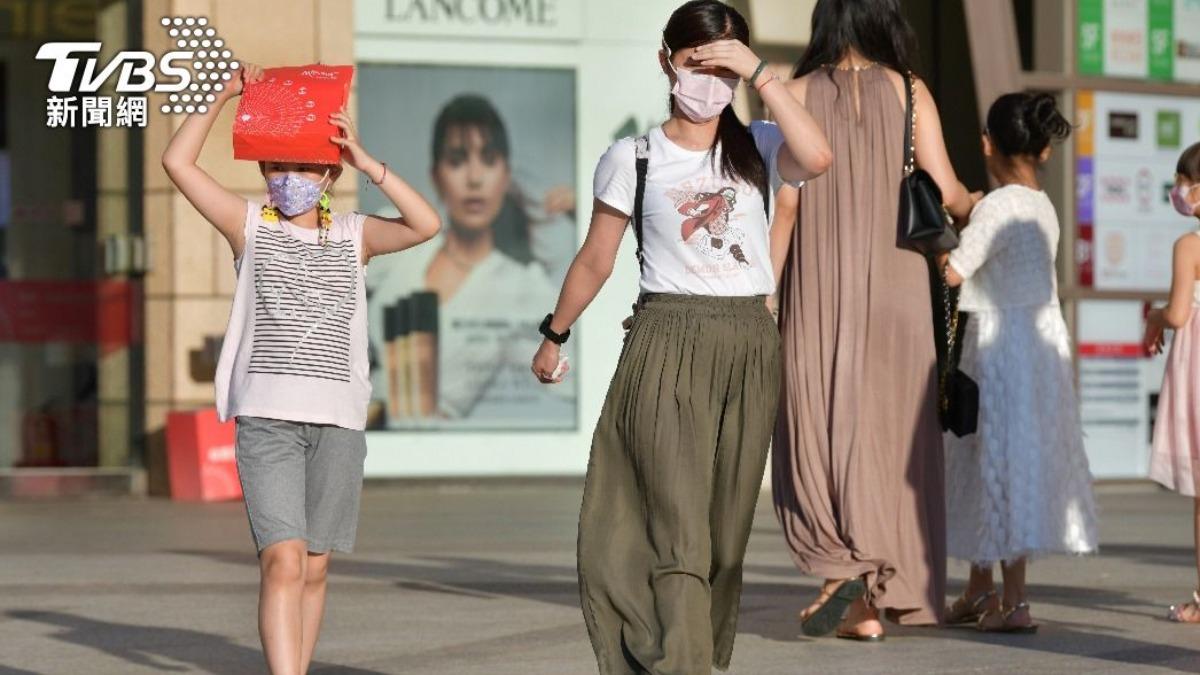 Taiwan sees sunny skies, warm temps (TVBS News)