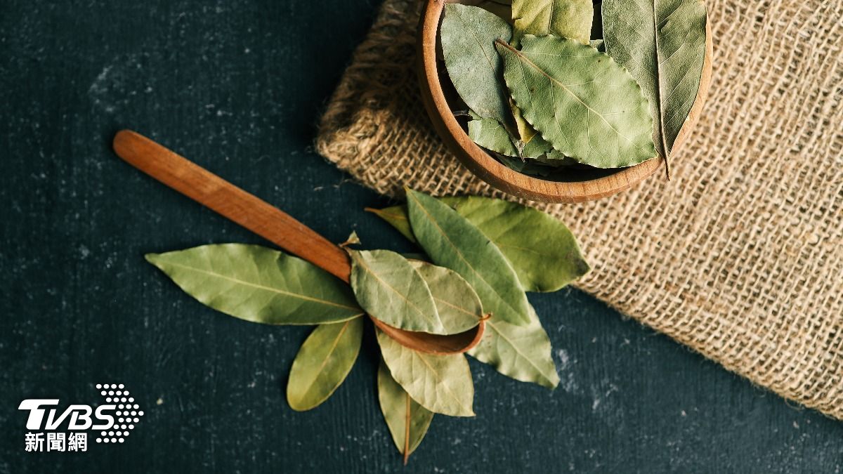Taiwan FDA flags Tomax bay leaves (Shutterstock)