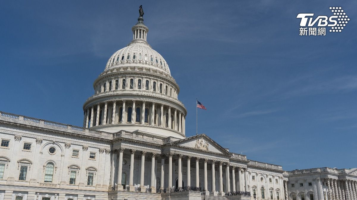 U.S. senators back Taiwan democracy (Shutterstock)