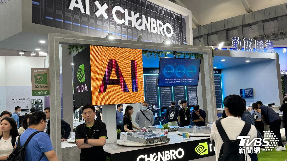 Chenbro at Computex. (Courtesy of Richard Brown.)