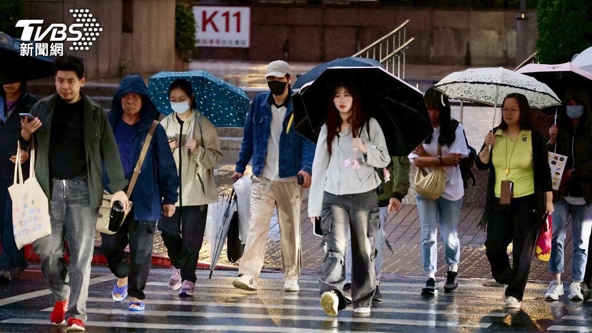Cooler weather hits Taiwan this week (TVBS News)