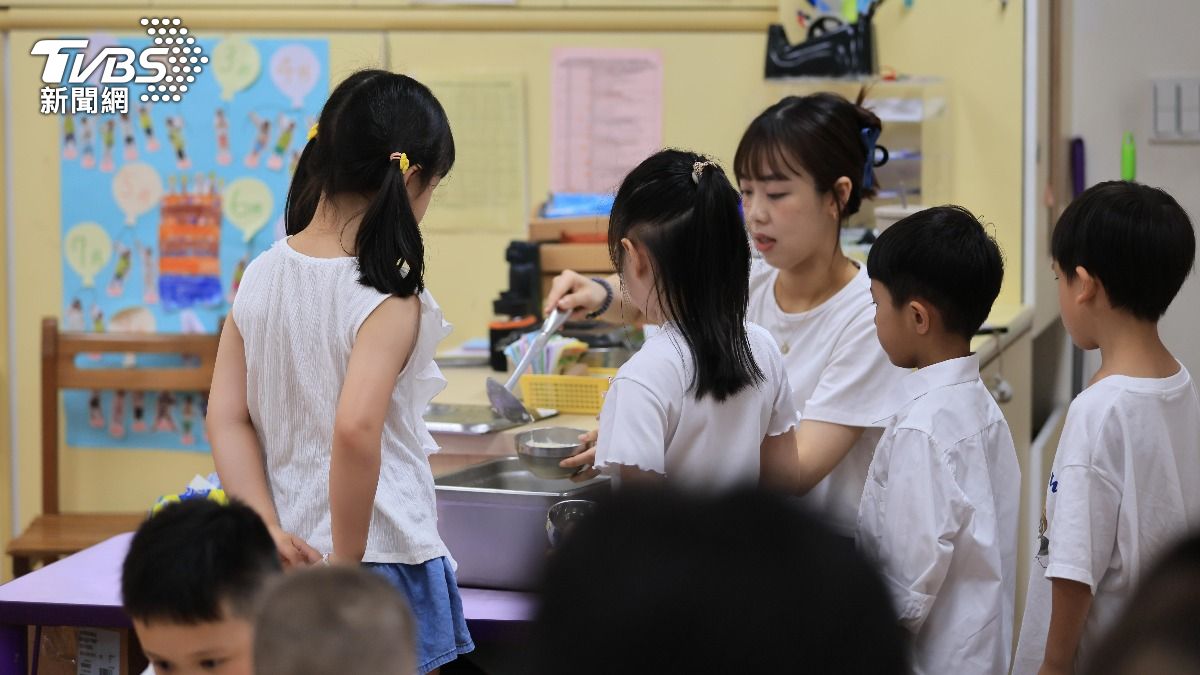 Male population vanishes 4 times faster than female in Taiwan (Shutterstock)