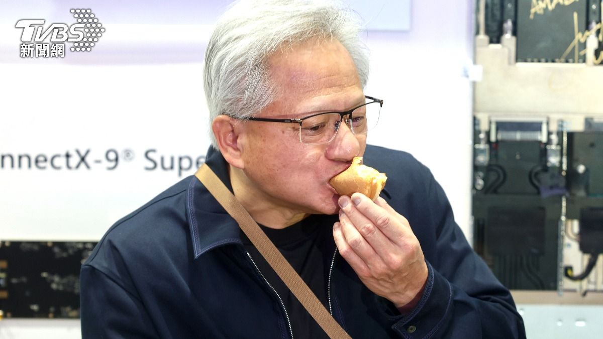 Nvidia’s Huang tours Computex Taipei (TVBS News)