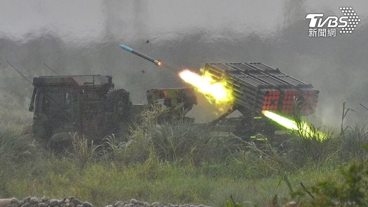 Military rocket fails in Taiwan’s rare live-fire drill (TVBS News)