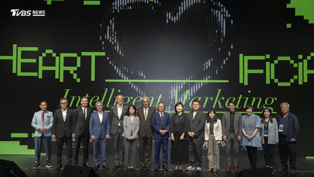 Participants in the 7th DigiAsia Congress gather on stage during the opening of the digital marketing conference in Taipei on Wednesday, Oct. 28, 2026. (Courtesy of DigiAsia)